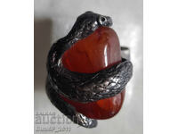 Inel antic de argint cu șarpe și piatră de carneol