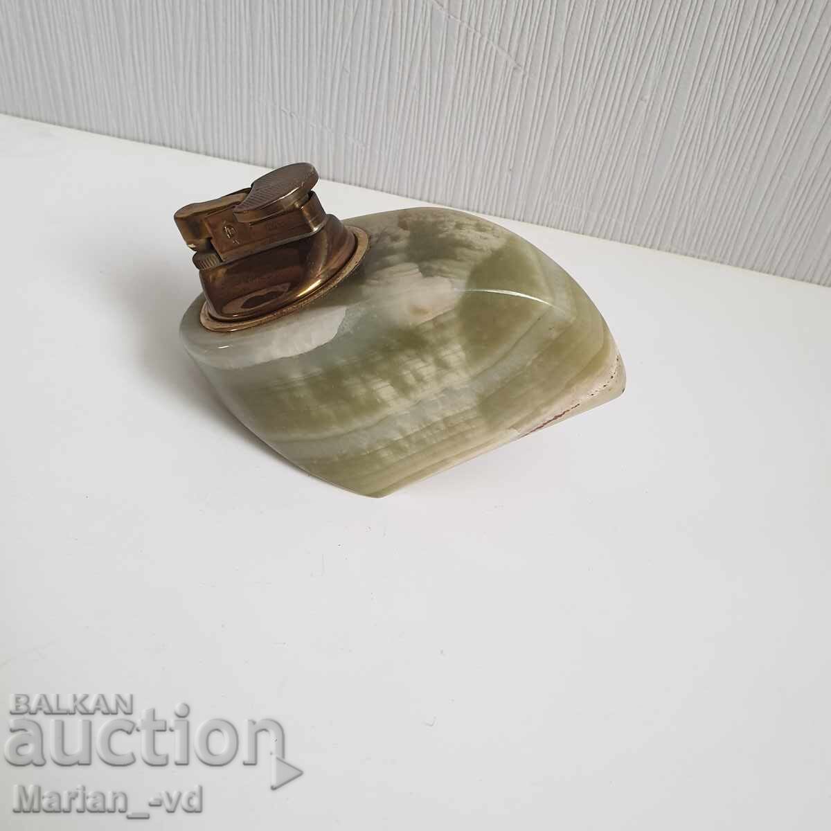 Brichetă de masă pe gaz din onix cu preț 40.00 BGN | € 20.45 Brichetă de masă pe gaz din onix cu preț 40.00 BGN | € 20.45