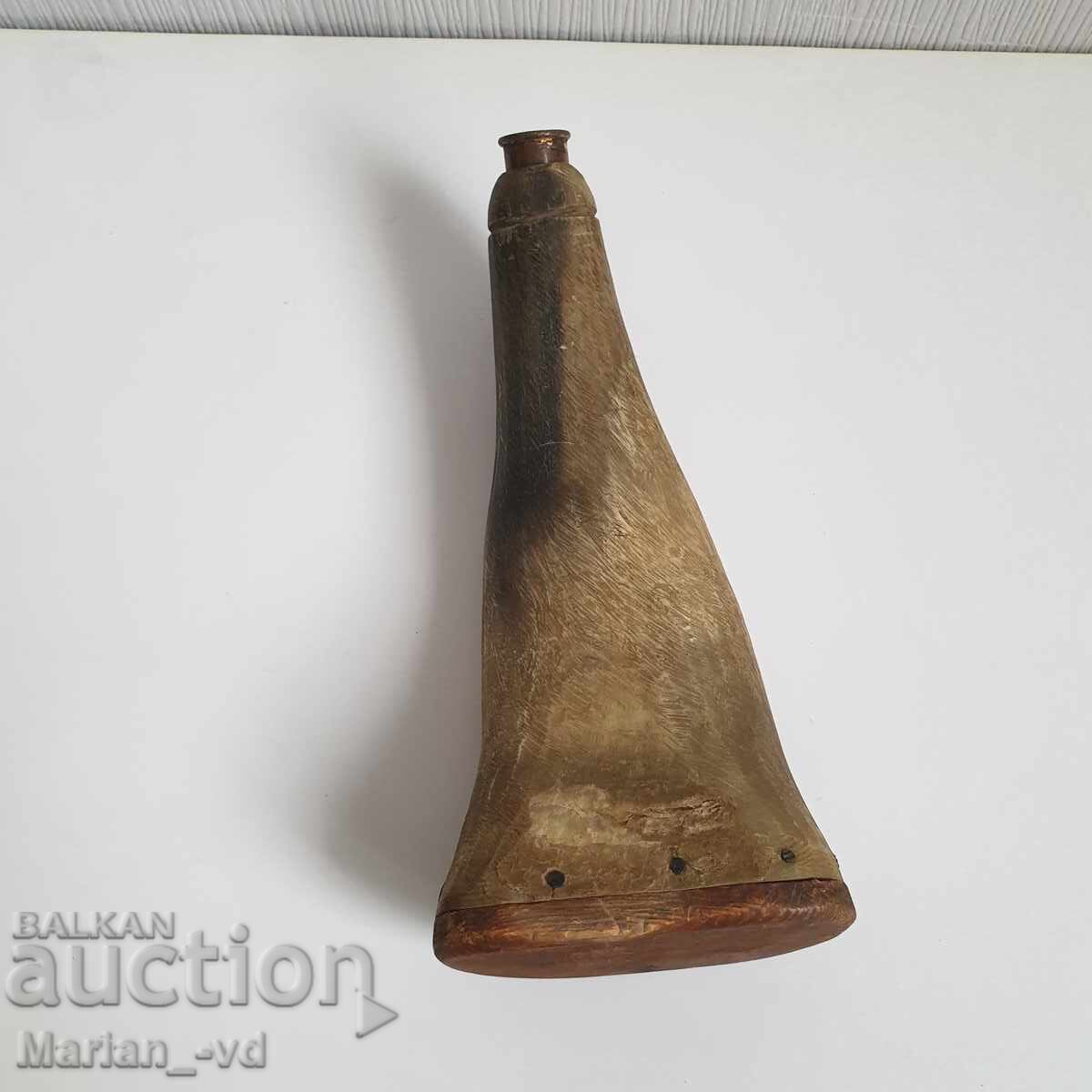 Butoi vechi de pulbere cu preț 40.00 BGN | € 20.45