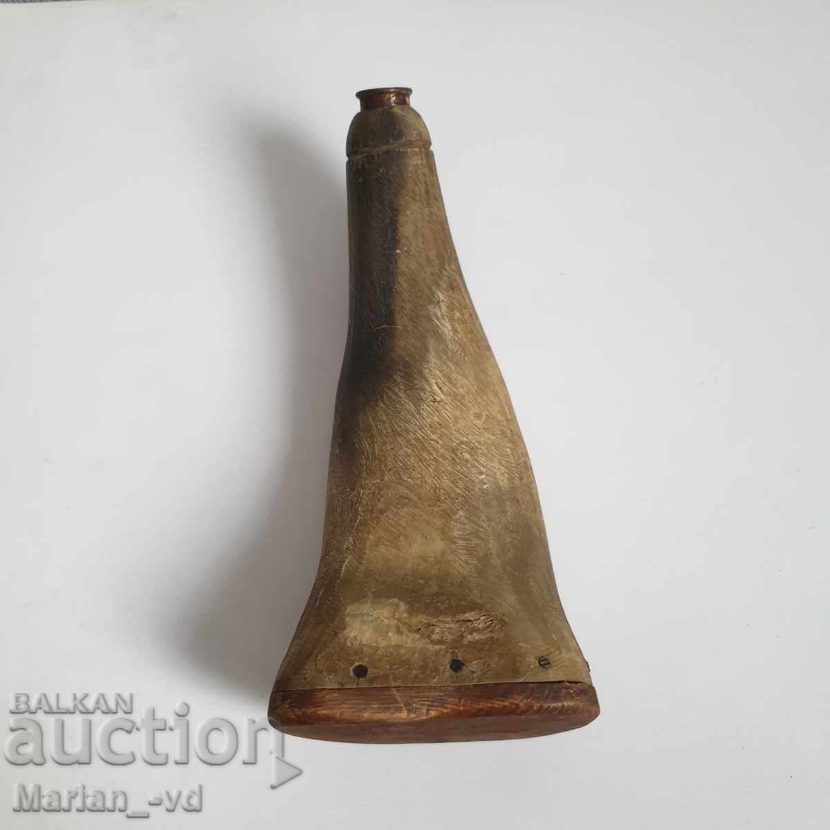 Butoi vechi de pulbere - 7