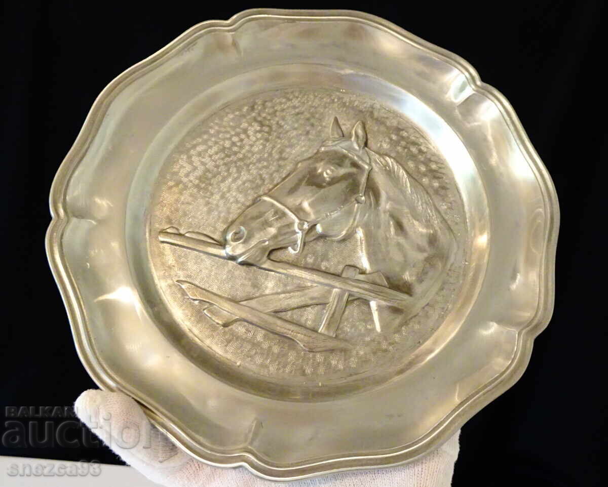 Δημοπρασία Καλαίσθητο πιάτο, πάνινο Κον Δημοπρασία Καλαίσθητο πιάτο, πάνινο Κον