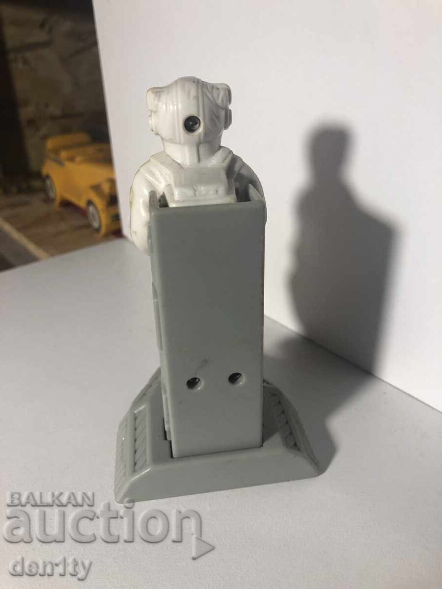 Аукцион играчка астронавт макдоналдс екшън човече