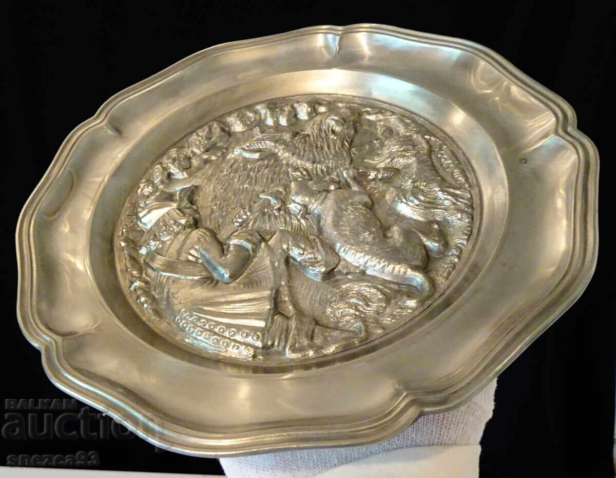 Delivery of Earthenware plate panel with boar hunting in 1700