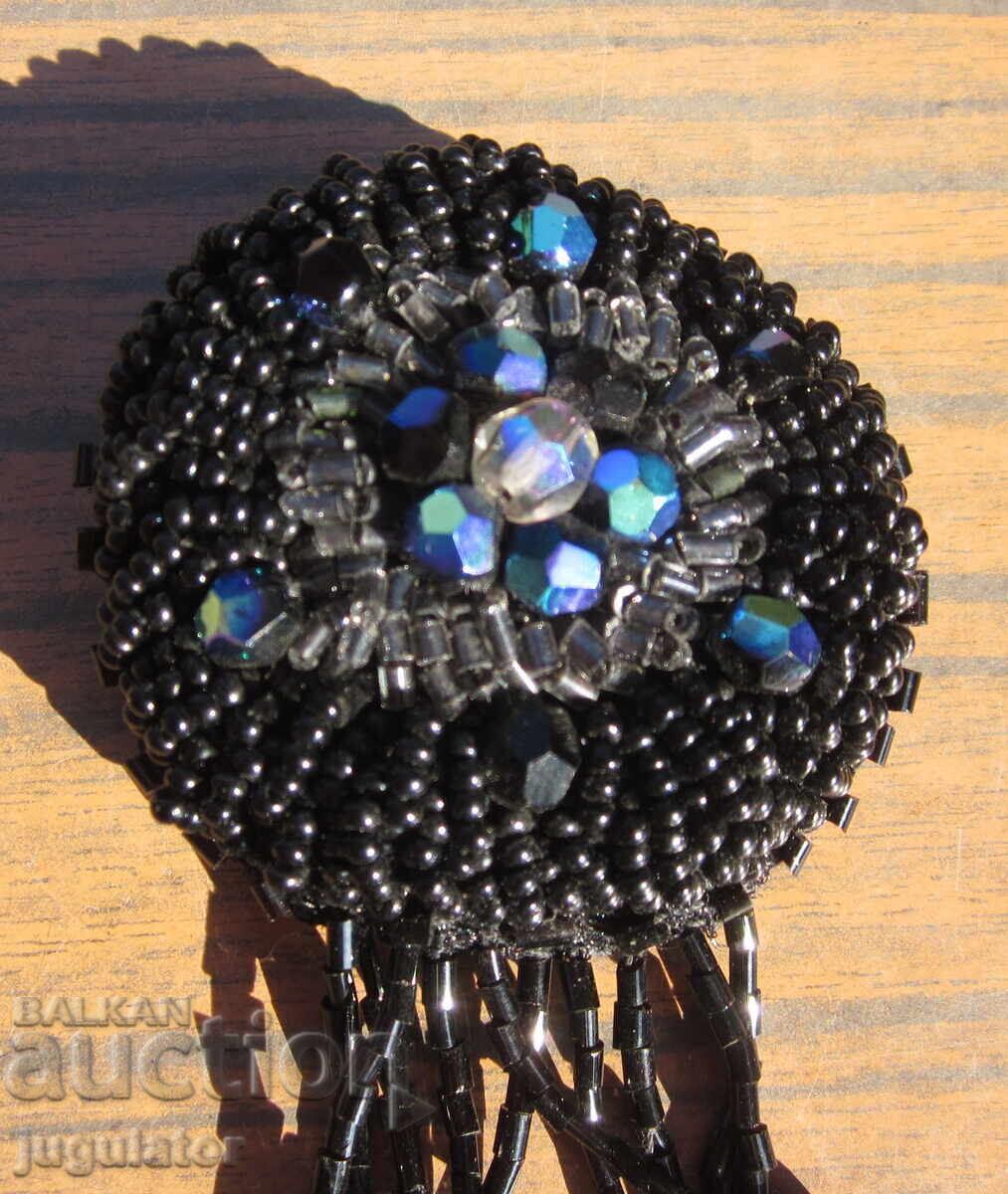 Vechi ac de cusut bulgăresc din perioada Renașterii, din mărgele de sticlă - 5