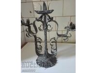 Vechi sfeșnic metalic, triplu