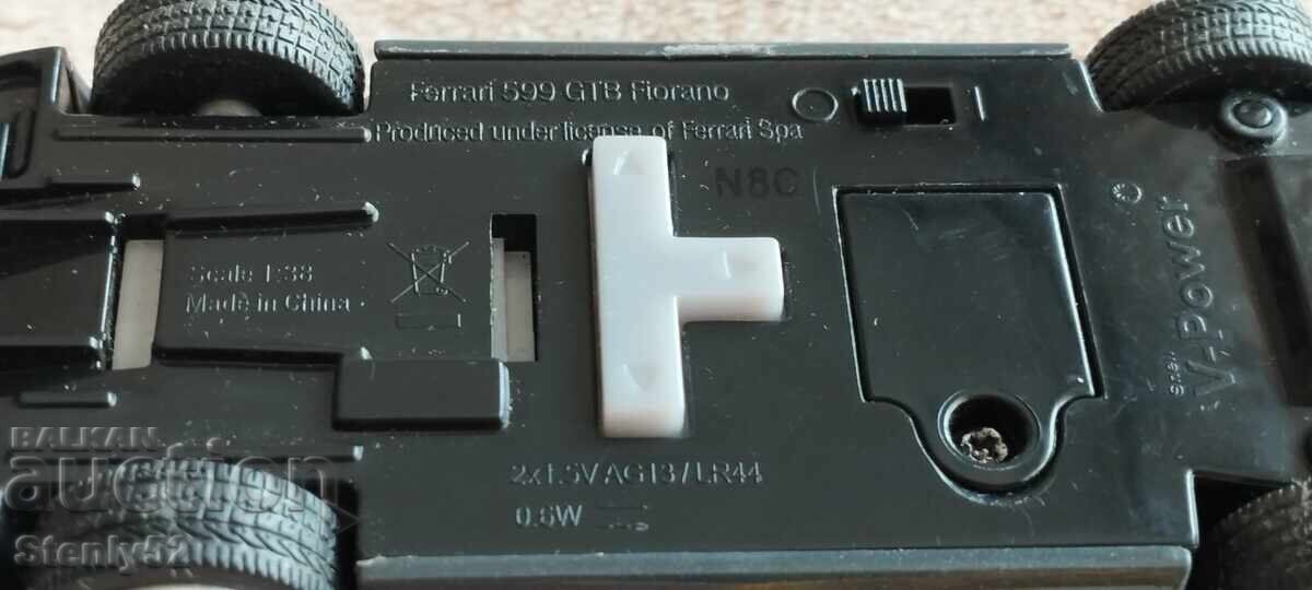 Аукцион Детска кола сиво Ferrari 12/5 см с батерии.