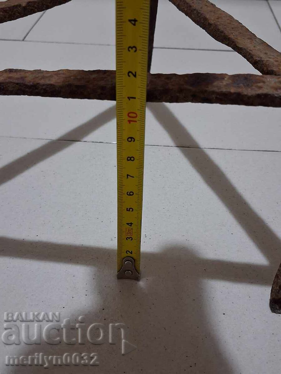 Παλιό σφυρήλατο τηγάνι, σφυρήλατο σίδερο, πρωτόγονο πυροστιά - 5 Παλιό σφυρήλατο τηγάνι, σφυρήλατο σίδερο, πρωτόγονο πυροστιά - 5