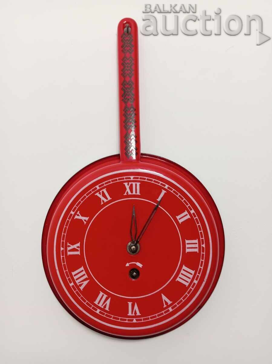 Ceas de perete tigaie retro vintage anii '70 Ceas de perete tigaie retro vintage anii '70