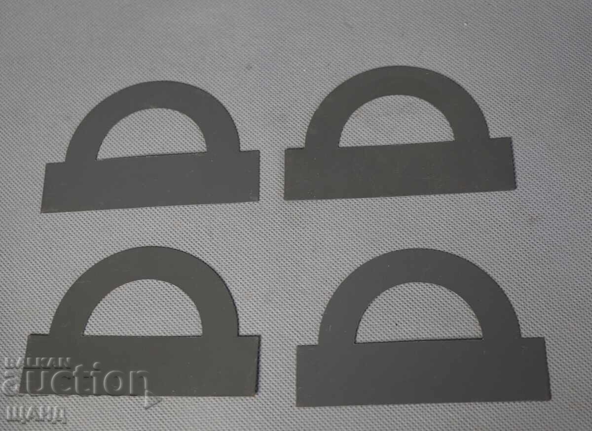 4 Instrumente de măsurare din metal, tip protractor, vechi cu preț 5.35 BGN | € 2.74