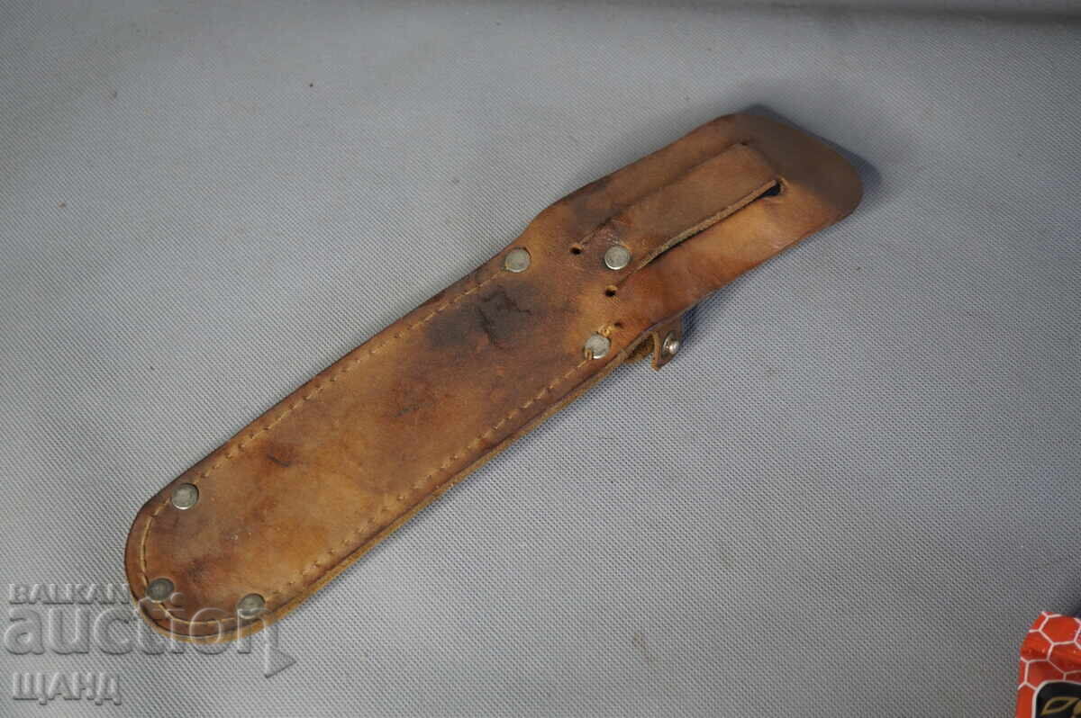 Licitație Teacă veche din piele pentru cuțit de vânătoare, pumnal, lamă, baionetă