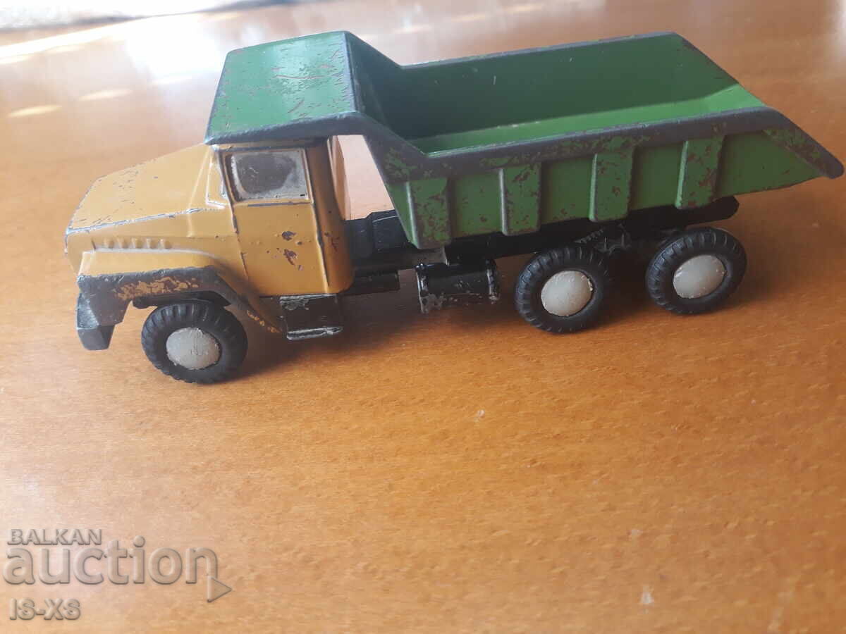 Metal KRAZ truck - 5 Metal KRAZ truck - 5