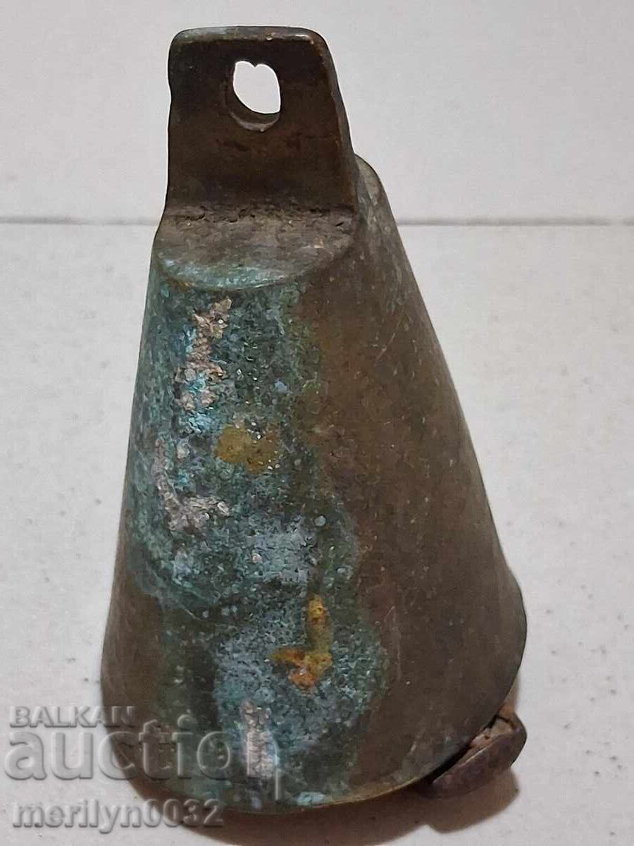 Παλιό βουλγάρικο τσαν, καμπάνα, κουδούνι, χλαπκα, τιουμπελεκ με τιμή 89.00 BGN | € 45.50