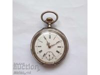 Ceas de buzunar argintiu vechi