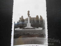 Παλιά φωτογραφία, Μνημείο σε ένδειξη ευγνωμοσύνης προς τη Γαλλία