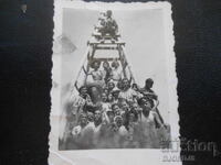 Παλιά φωτογραφία, το καλοκαίρι του 1939, στην κορυφή Μπρατία