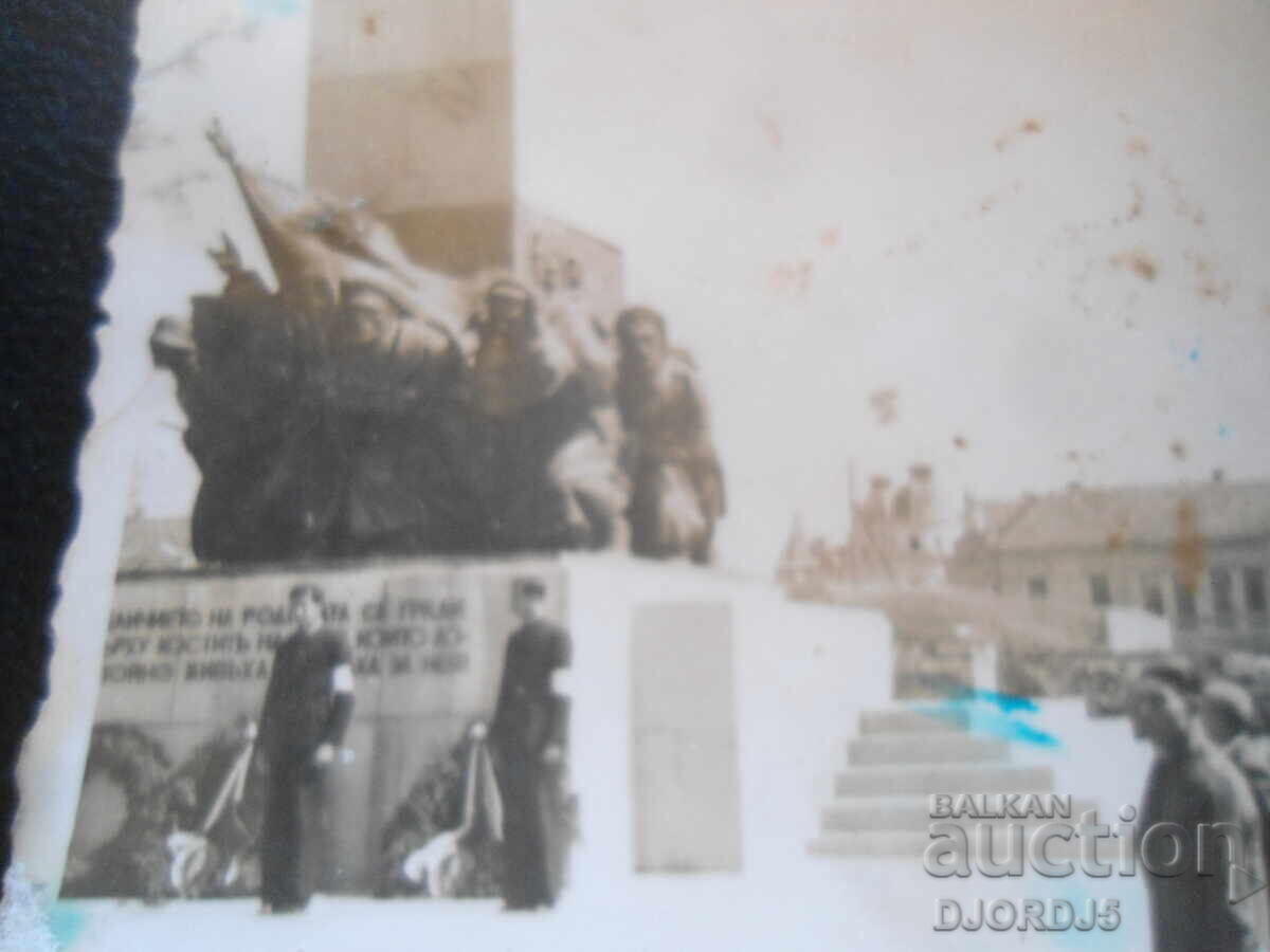 Παλιά φωτογραφία, 6 Μαΐου 1944, Μνημείο των "Νικών" με τιμή 3.00 BGN | € 1.53