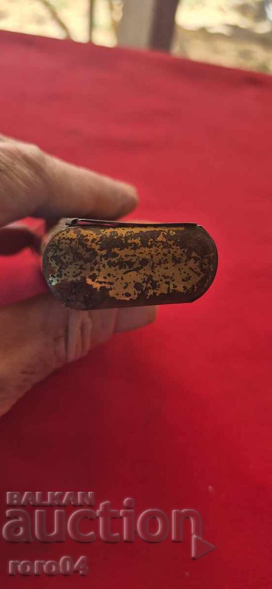 ΠΑΛΙΟ ΤΕΝΕΚΕΔΕΝΙΟ ΚΟΥΤΙ - RRR - 5