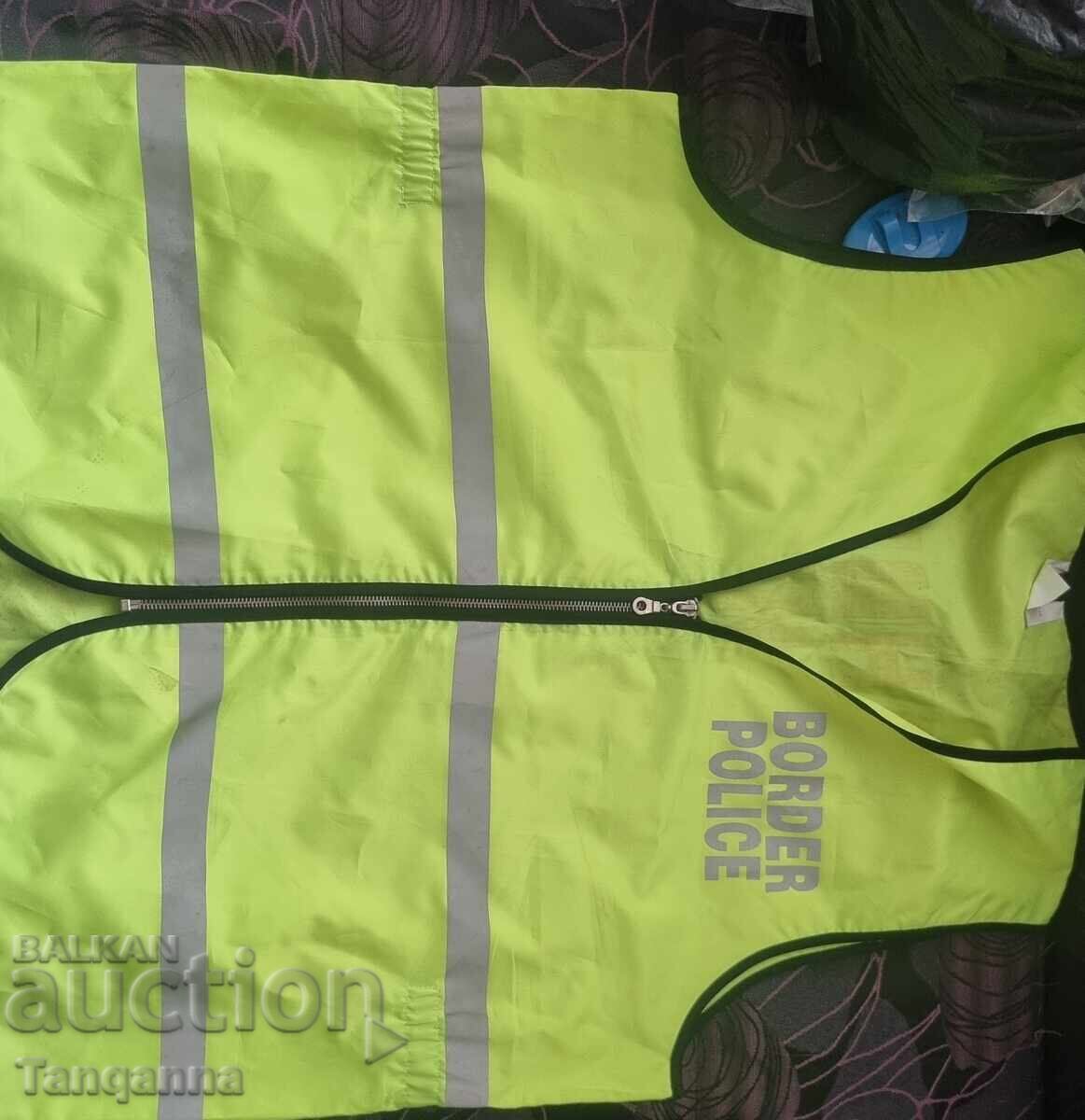 Vestă reflectorizantă cu preț 25.00 BGN | € 12.78 Vestă reflectorizantă cu preț 25.00 BGN | € 12.78