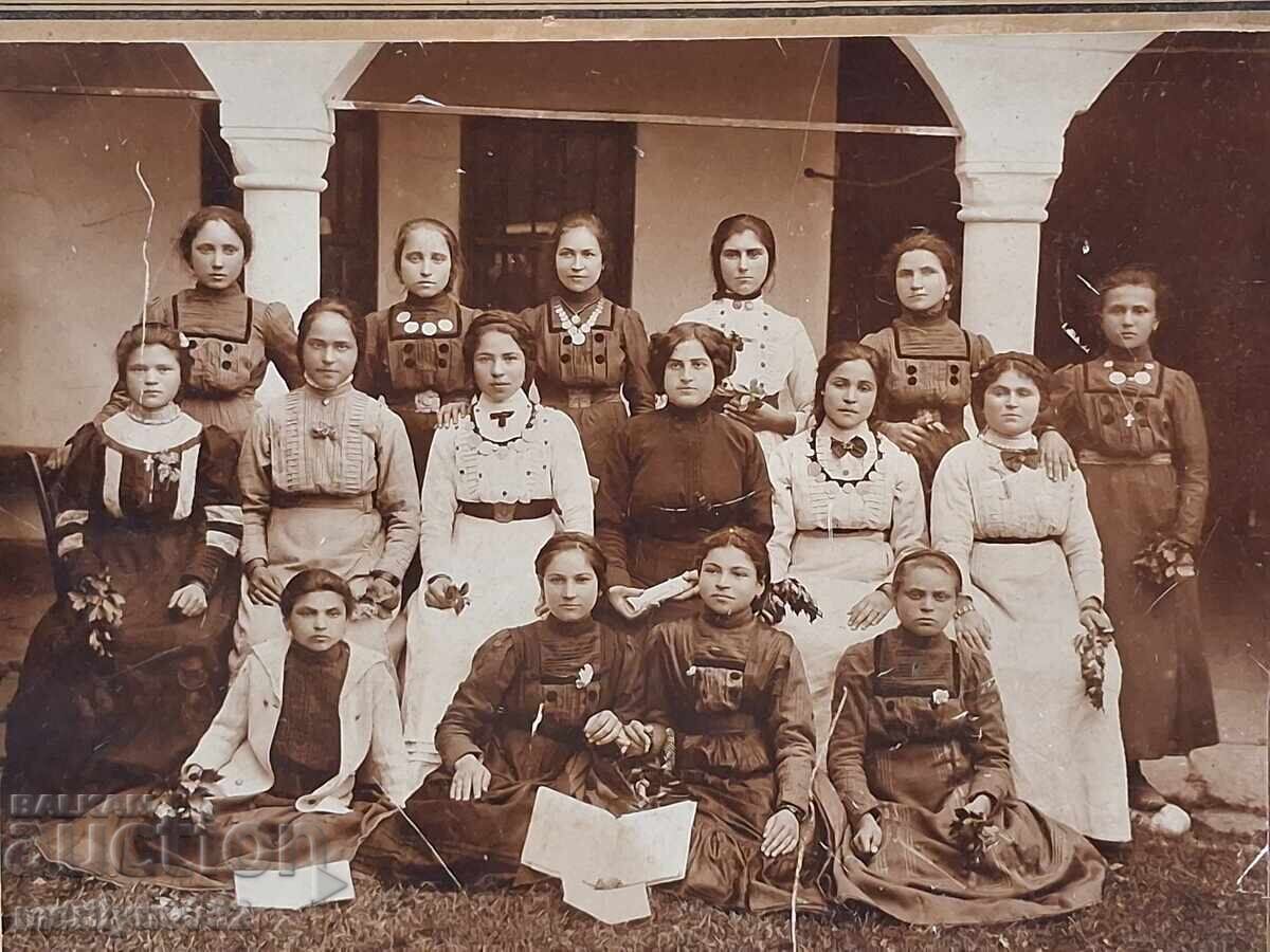 Portret de pe podurile bunicilor, fotografie în ramă - 7