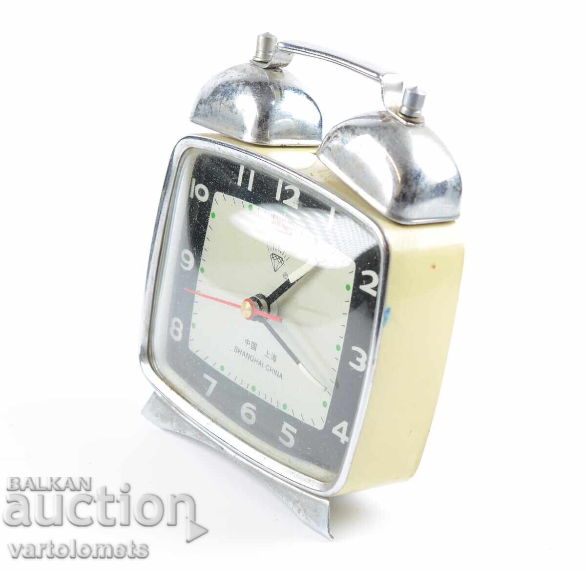 Ceas deşteptător DIAMOND SHANGHAI CHINA - lucrări cu preț 8.00 BGN | € 4.09