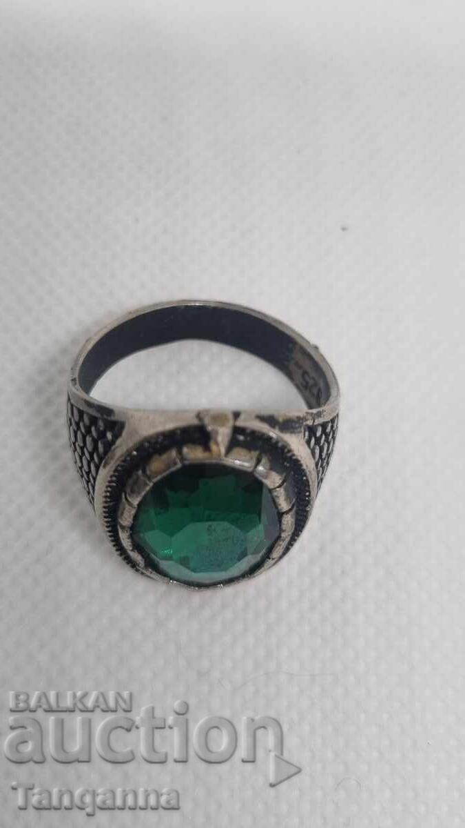Страхотен пръстен със зелен камък с цена 30.00 лв. | € 15.34
