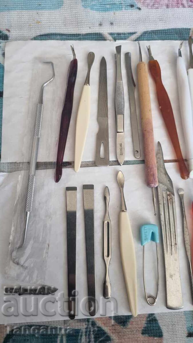 Козметични инструменти с цена 12.00 лв. | € 6.14