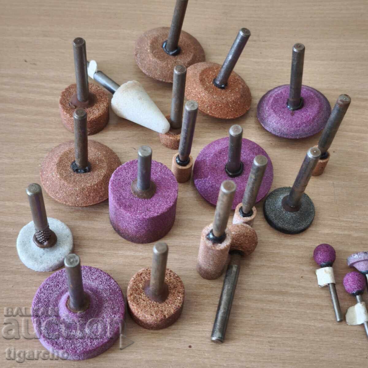 Πέτρες λείανσης με τιμή 45.00 BGN | € 23.01