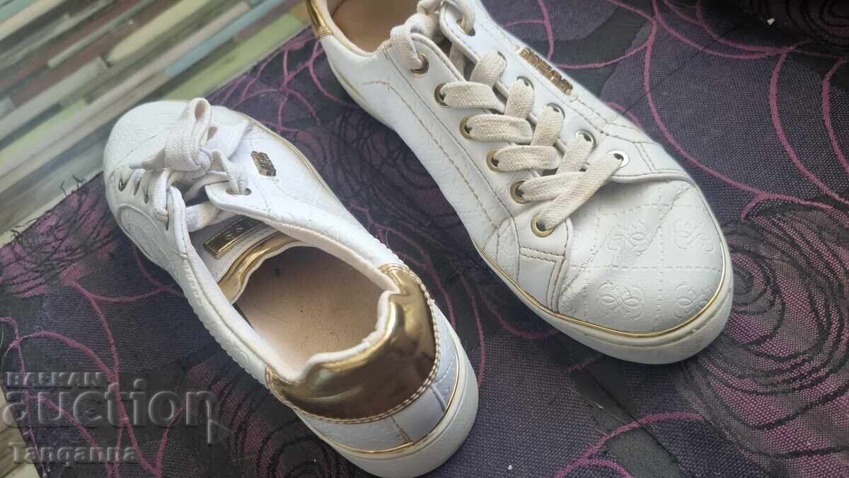 Δημοπρασία Γνήσια αθλητικά παπούτσια GUESS