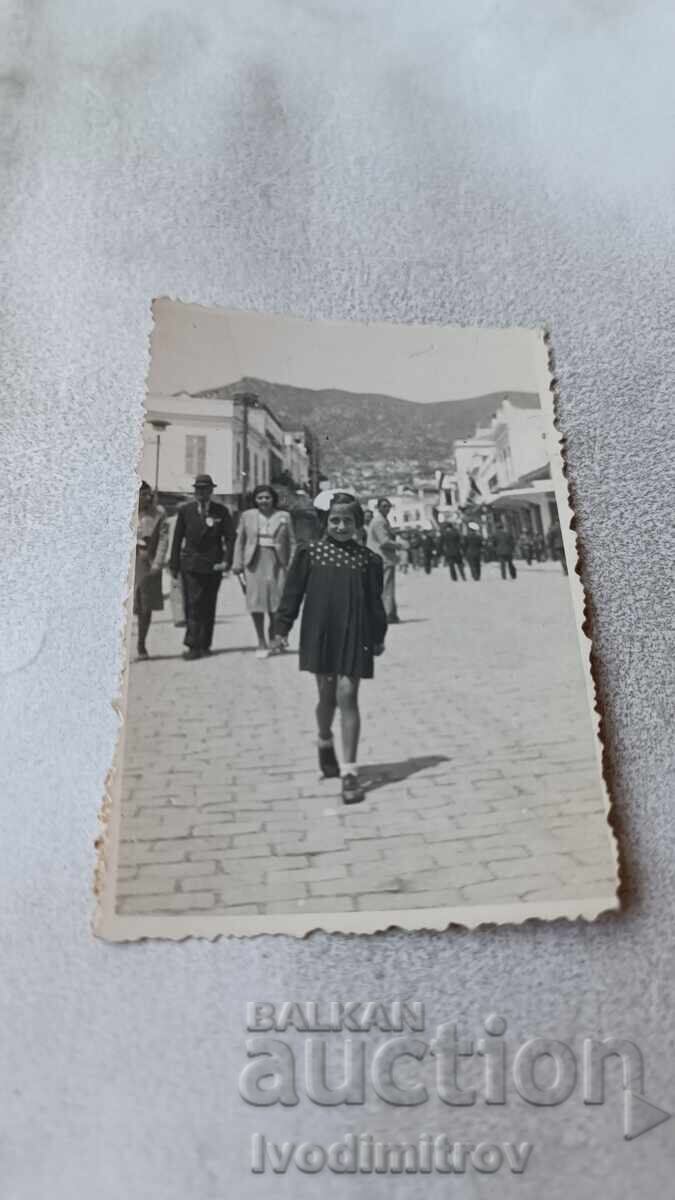 Picture of Kavala Girl on a Walk Picture of Kavala Girl on a Walk