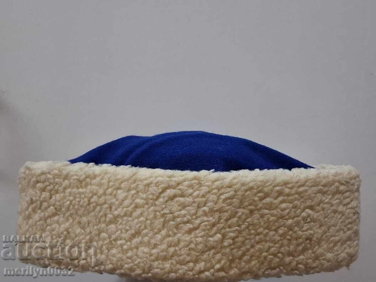 Δημοπρασία Σοσιαλιστικό καπελάκι του μικρού τσαβδάρη 2 Δημοπρασία Σοσιαλιστικό καπελάκι του μικρού τσαβδάρη 2