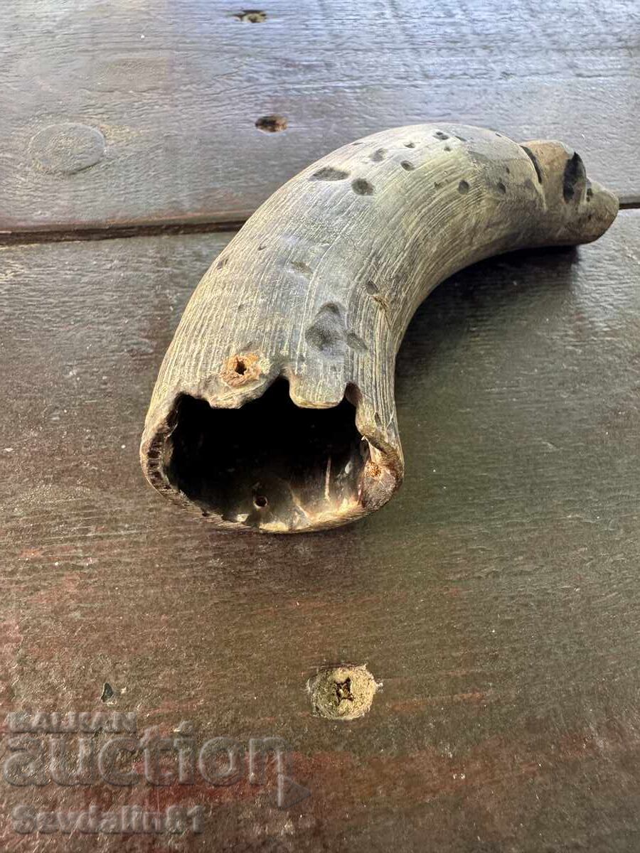 Auction Horned powder keg Auction Horned powder keg