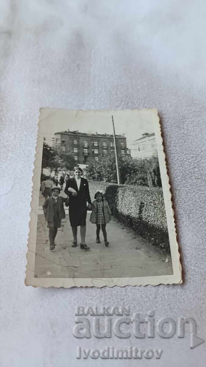 Photo Sofia Woman Boy and Girl on a Walk Photo Sofia Woman Boy and Girl on a Walk