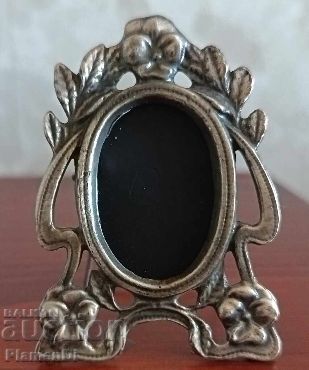Delivery of Victorian, small picture frames