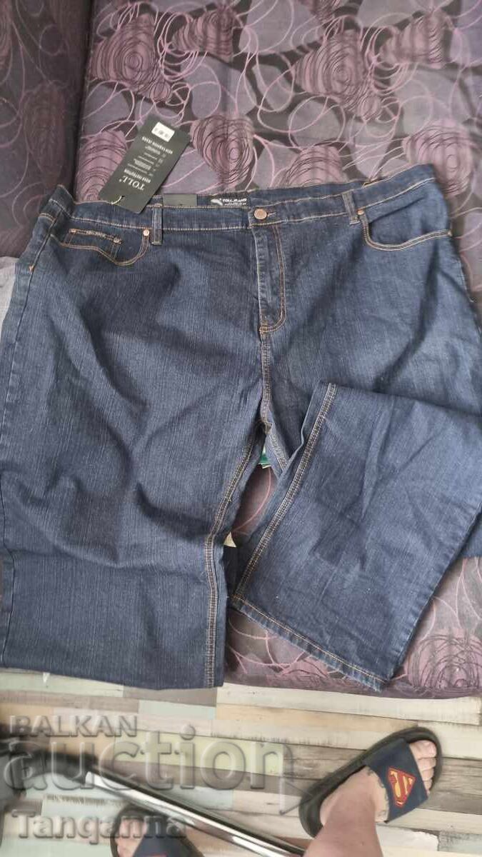 Νέο τζιν παντελόνι για μεγάλους άνδρες Νέο τζιν παντελόνι για μεγάλους άνδρες