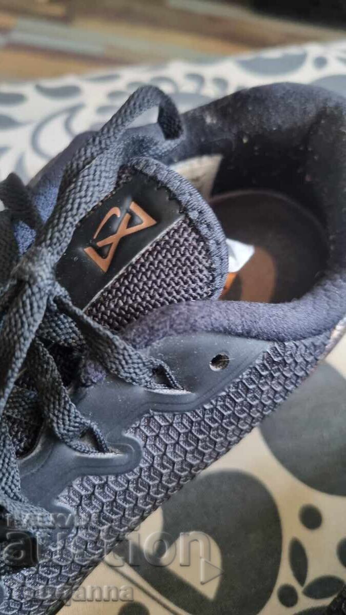 Livrarea Pantofi sport NIKE 40 Livrarea Pantofi sport NIKE 40