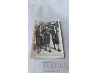 Photo Sofia Three young women on a walk 1939