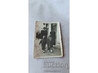 Photo Sofia Man woman boy and girl on a walk