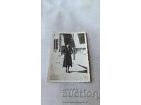 Снимка София Млада жена на разходка