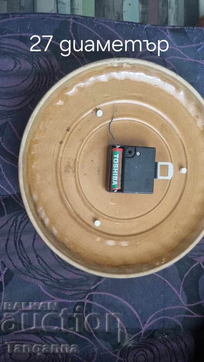 Ρετρό ρολόι με τιμή 12.00 BGN | € 6.14