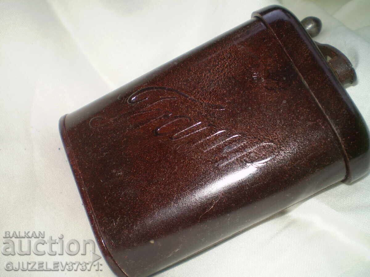 Vintage German Bakelite Coffee Grinder from World War II Vintage German Bakelite Coffee Grinder from World War II