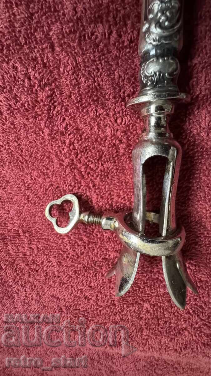 Suport de carne antic cu mâner argintat cu preț 50.00 BGN | € 25.56