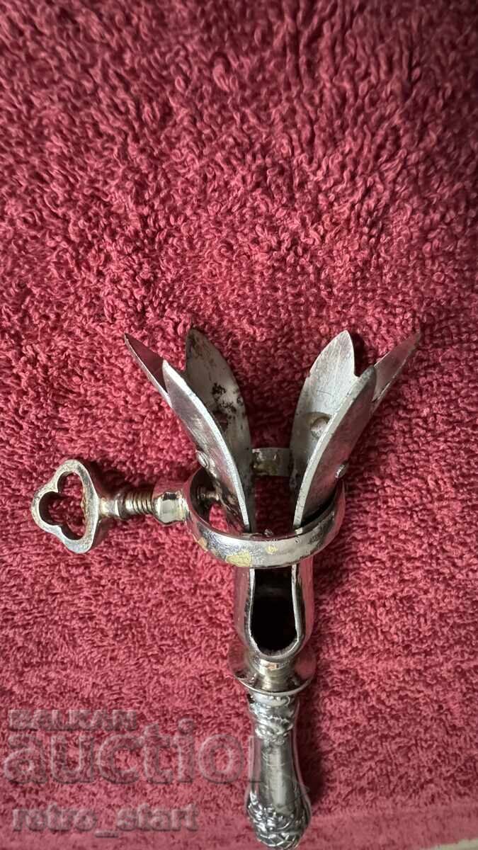 Suport de carne antic cu mâner argintat