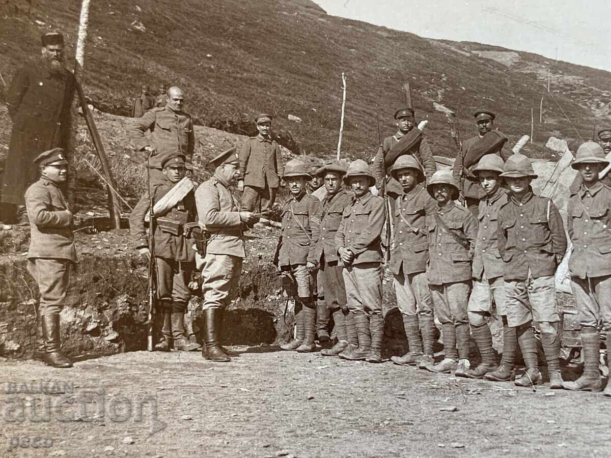 Βρετανοί αιχμάλωτοι πολέμου Α' Παγκοσμίου Πολέμου αιχμαλωτισμένοι από Βούλγαρους παλιά φωτογραφία με τιμή 250.00 BGN | € 127.82