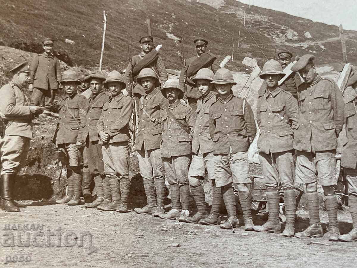 Παράδοση Βρετανοί αιχμάλωτοι πολέμου Α' Παγκοσμίου Πολέμου αιχμαλωτισμένοι από Βούλγαρους παλιά φωτογραφία