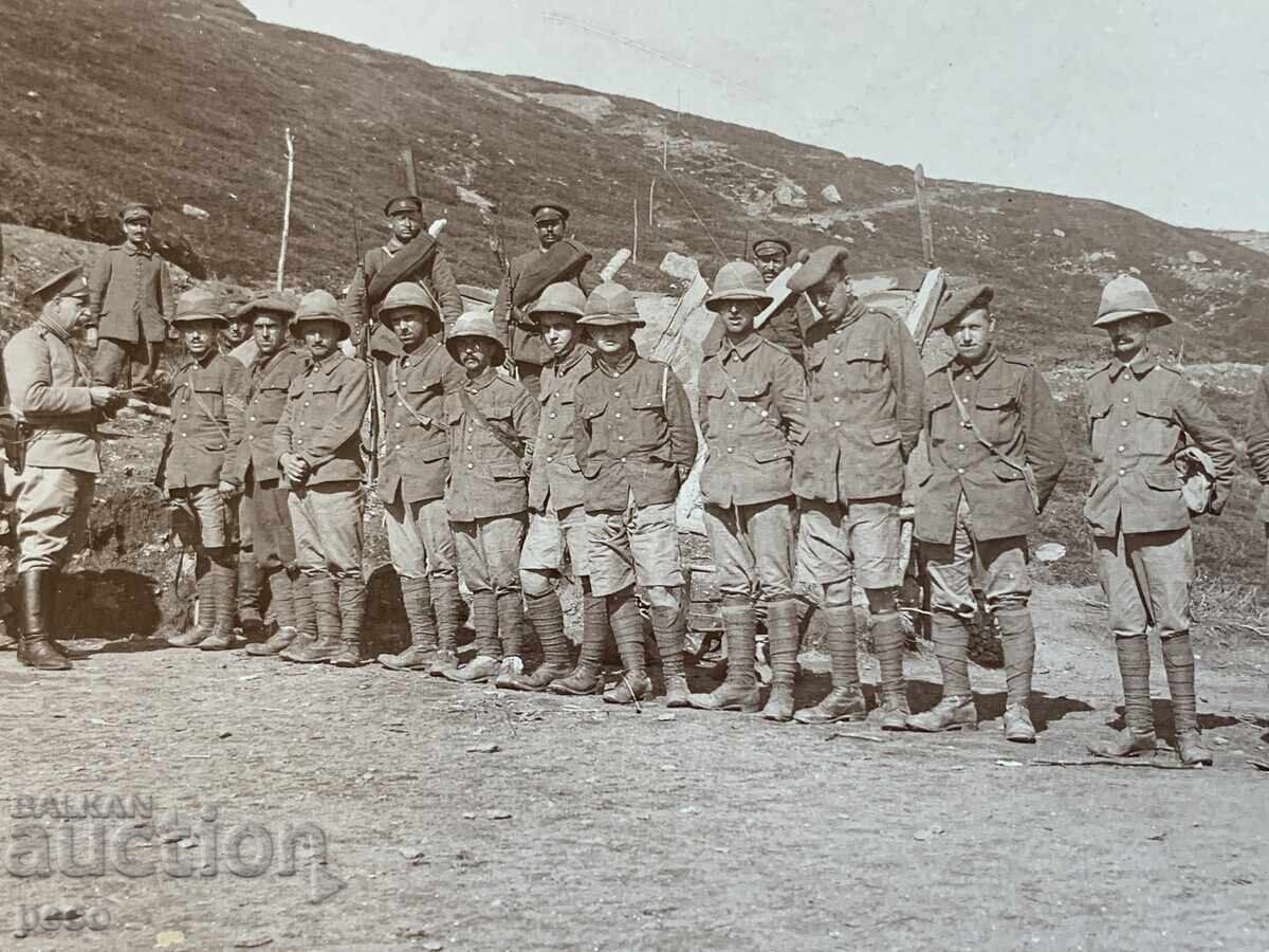 Βρετανοί αιχμάλωτοι πολέμου Α' Παγκοσμίου Πολέμου αιχμαλωτισμένοι από Βούλγαρους παλιά φωτογραφία