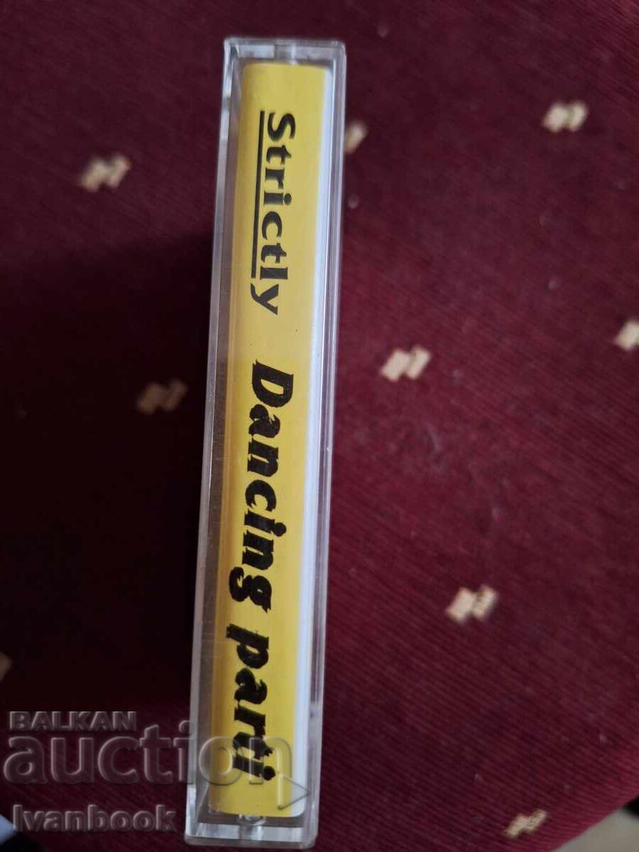 Аудио касета - Strictly с цена 3.00 лв. | € 1.53 Аудио касета - Strictly с цена 3.00 лв. | € 1.53