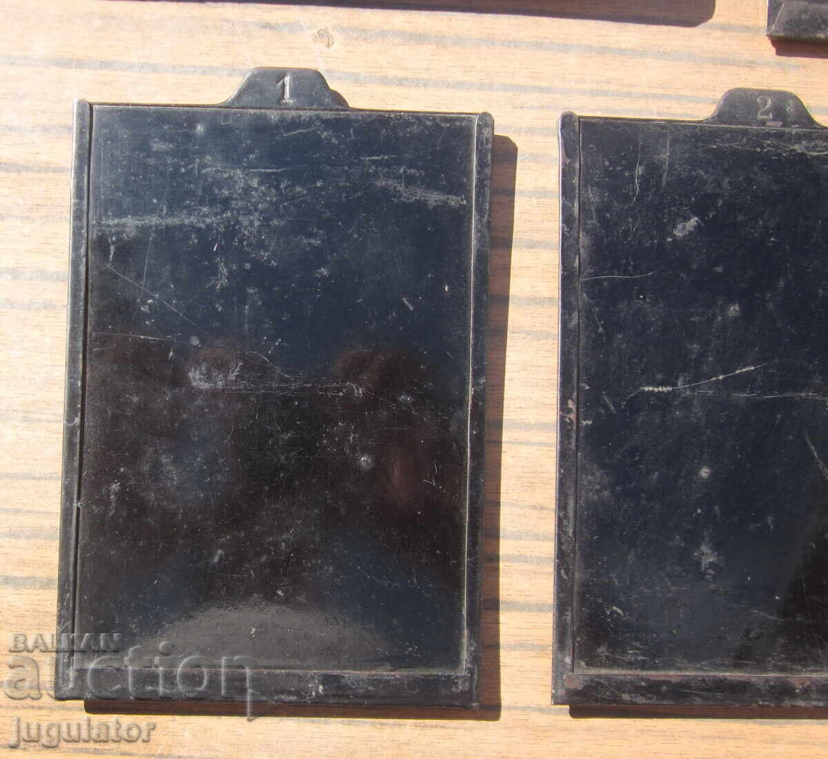 Discuri vechi în husă pentru aparat foto vechi cu burduf cu preț 130.00 BGN | € 66.47