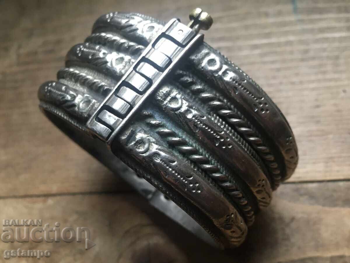 Livrarea Brățară Mare Saçan / Secean de Epocă Renașterii