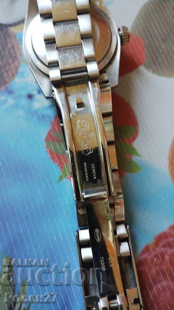 Delivery of Rolex replica watch