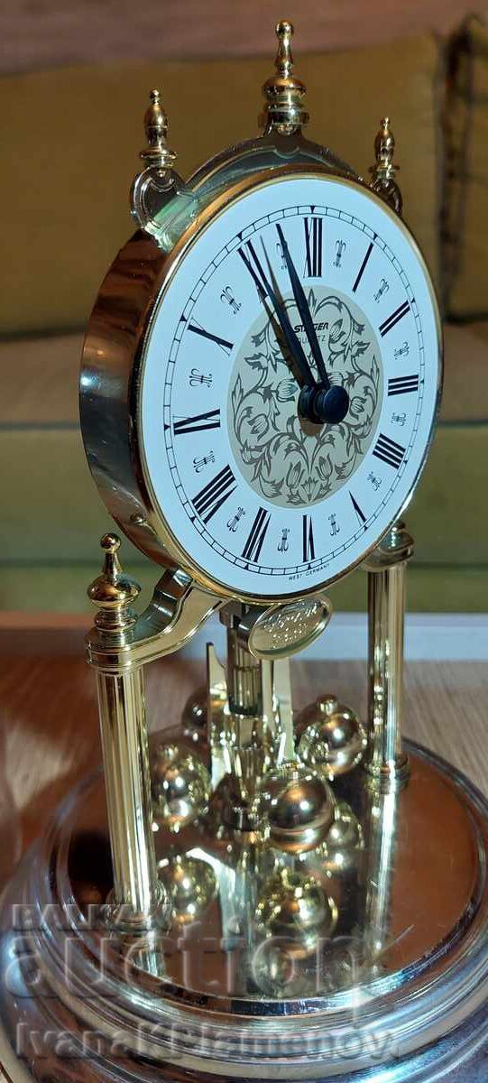 Delivery of Table clock quartz Germany for connoisseurs